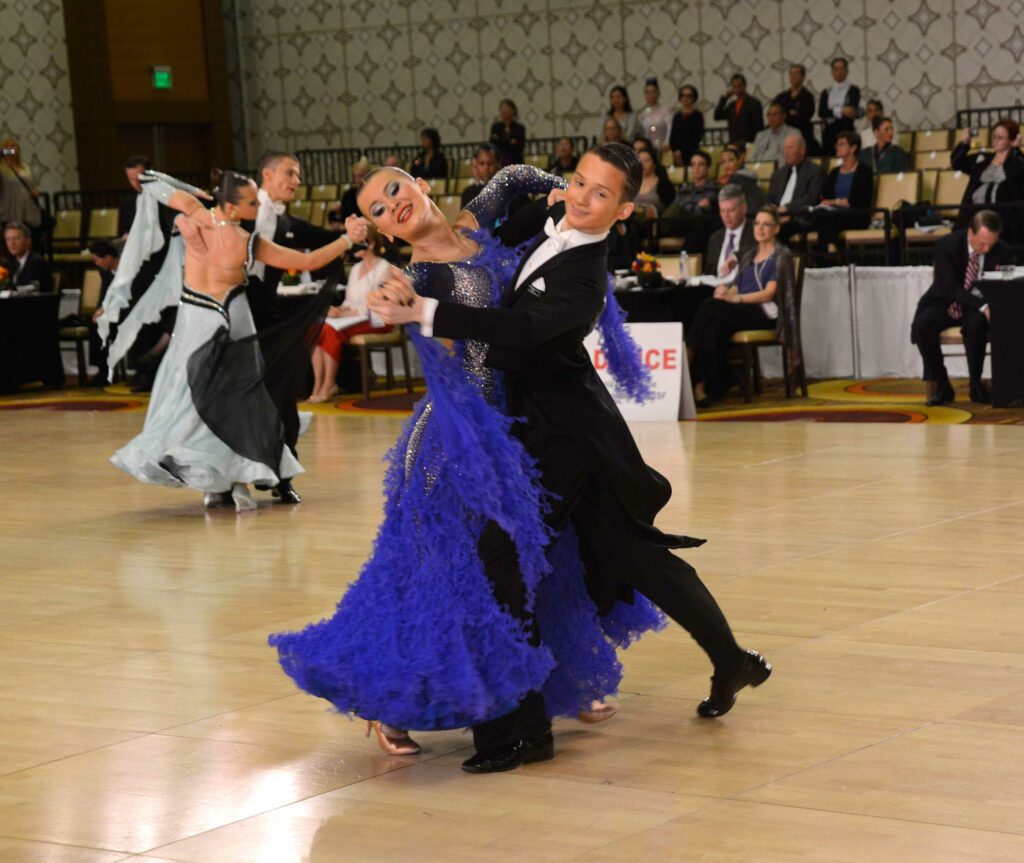 Patryk Ploszaj and Anna Kaczmarski were the United States Junior I, Junior II,  and 2x Youth National Champions in International Standard.  Here they are dancing in the 2013 Nationals.